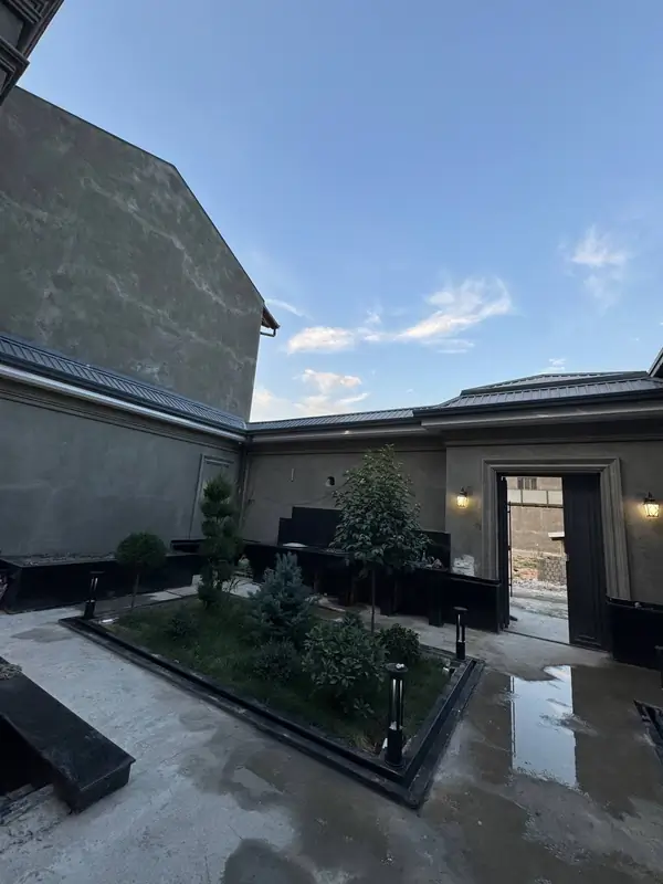 Ijaraga 3 qavatli uy − 700 m²