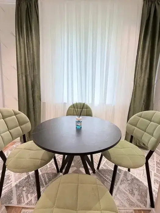 2 xonali kvartira sotiladi − 42 m²
