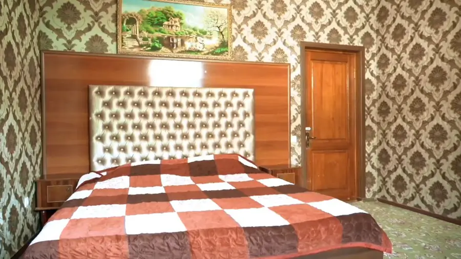 2 qavatli uy sotiladi − 300 m²