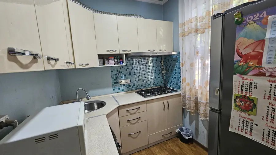 Продается 3-комнатная квартира − 60 м²