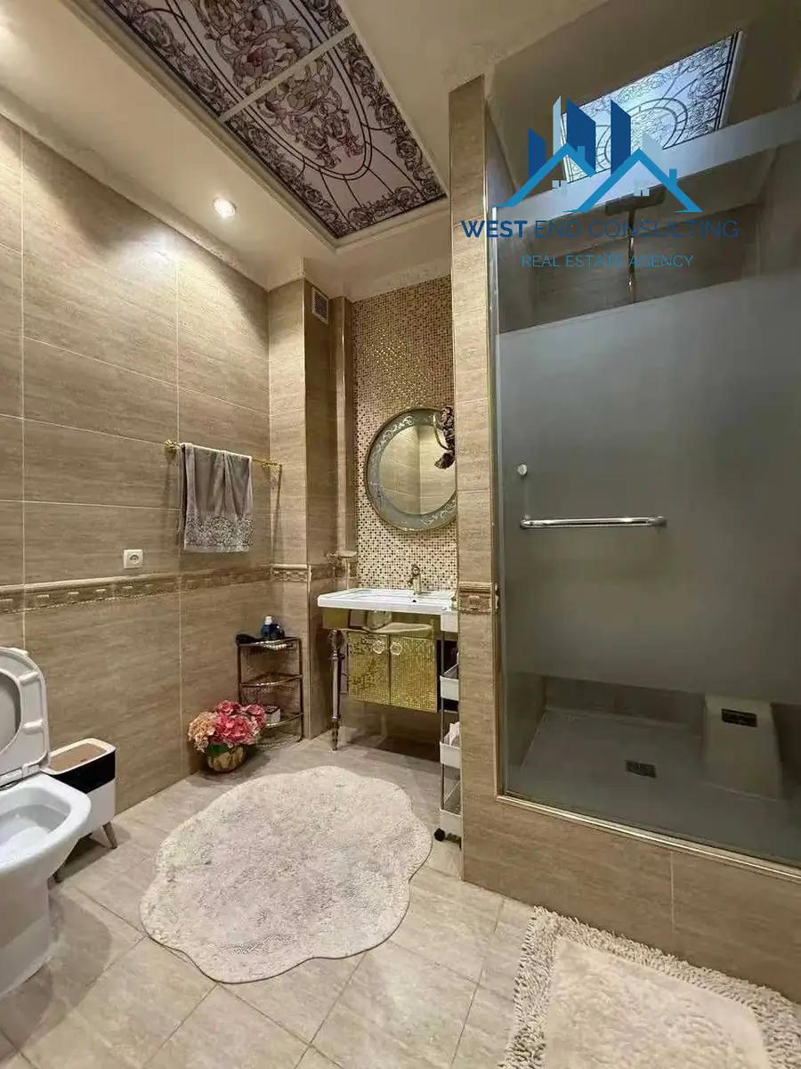 Ijaraga 4 xonali kvartira − 210 m²