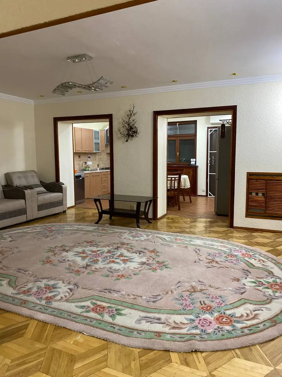 Ijaraga ofis − 77 m²