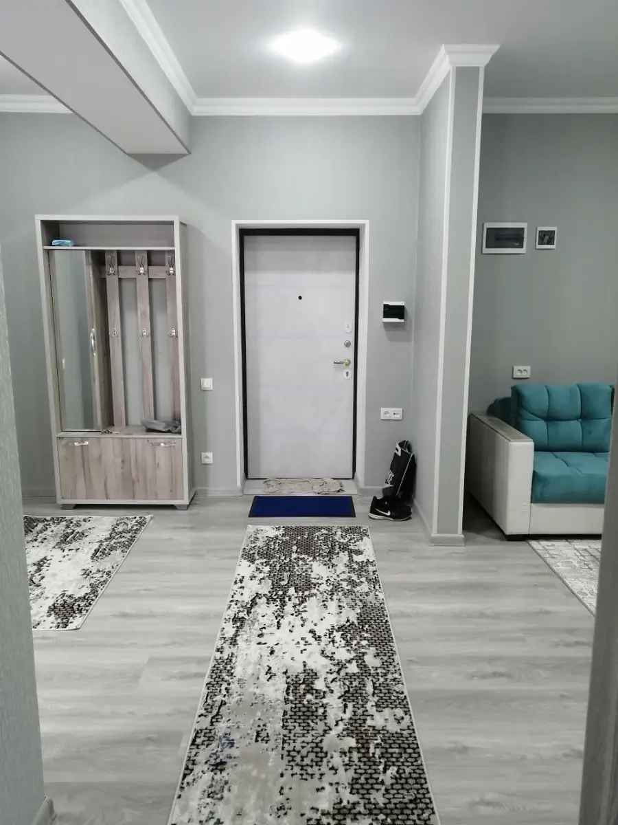 Сдается 2-комнатная квартира − 58 м²