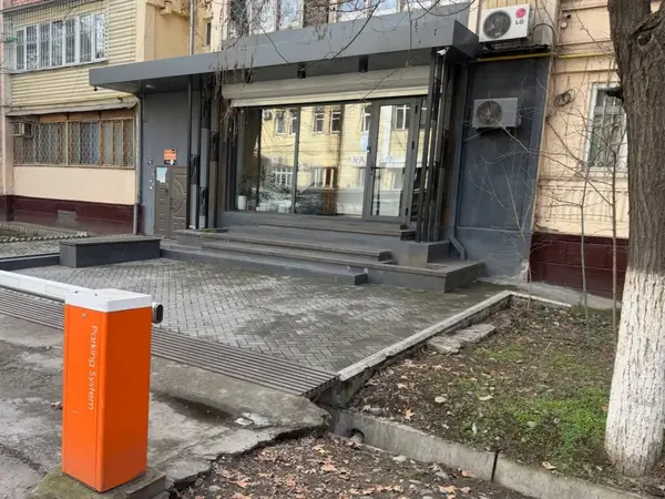 Ofis − 164 m², 1/4 qavat