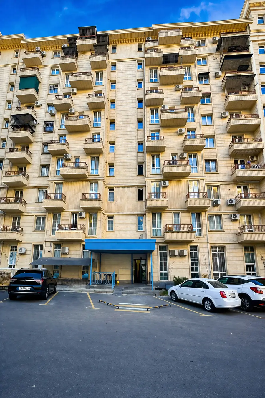 Посуточно 2-комнатная квартира − 55 м²