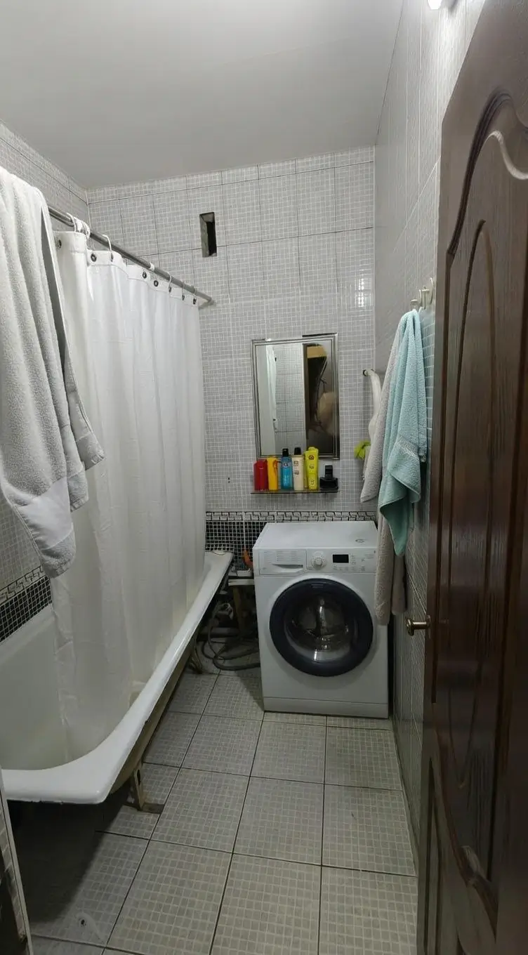 3 xonali kvartira sotiladi − 72 m²