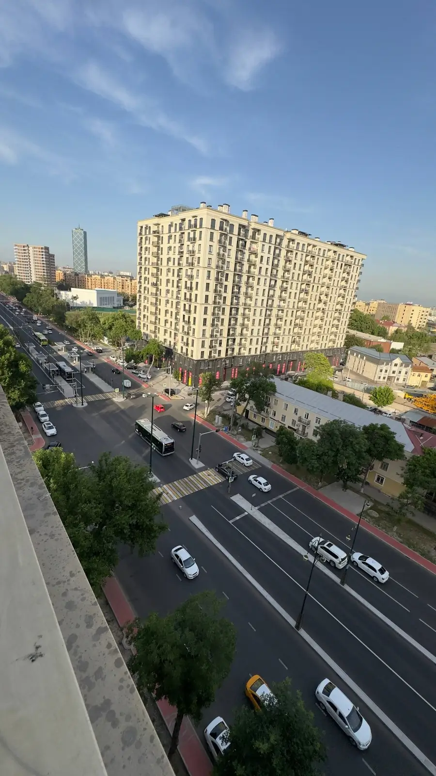Продается 2-комнатная квартира − 53 м²