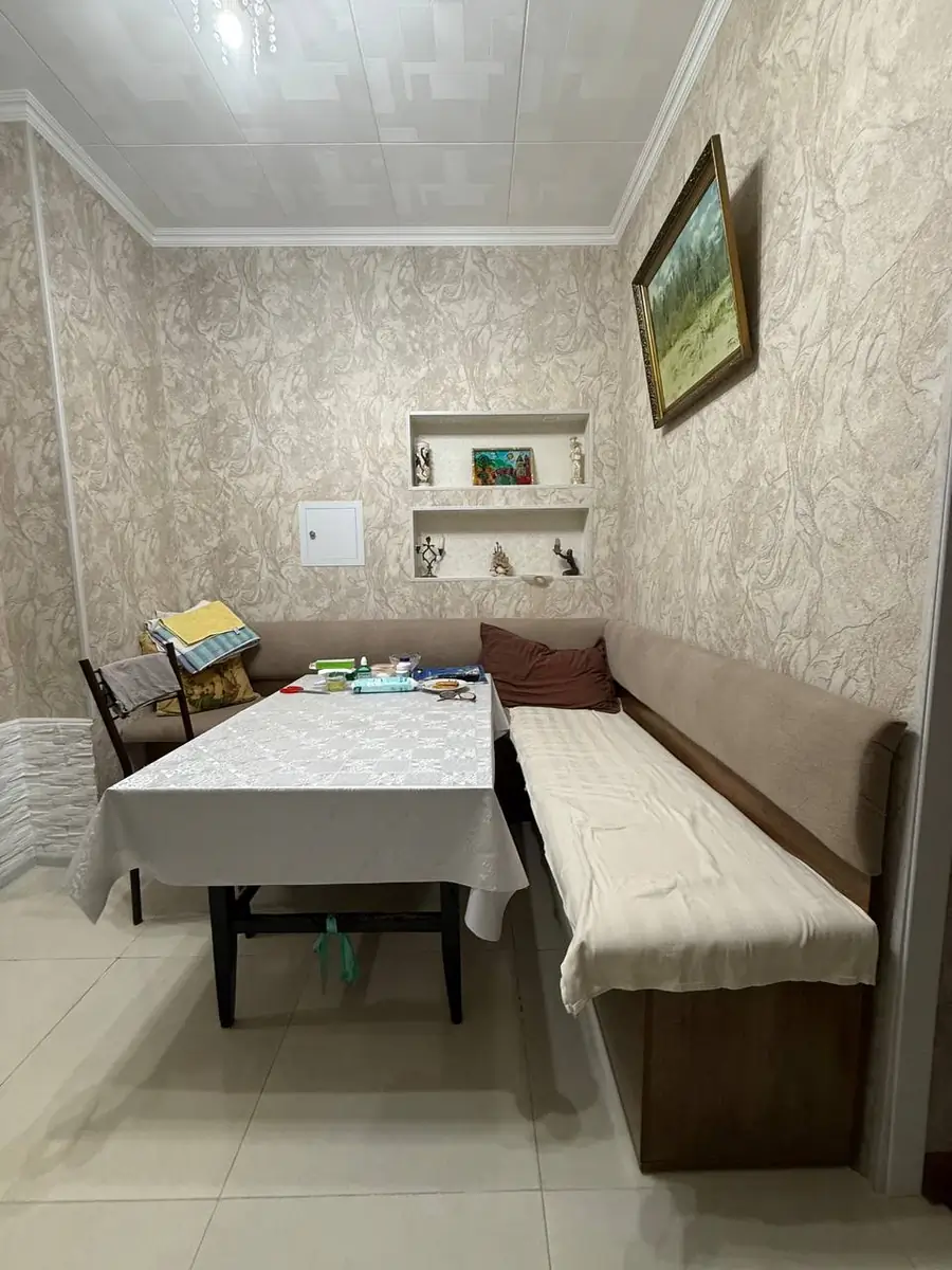 Сдается 2-комнатная квартира − 58 м²