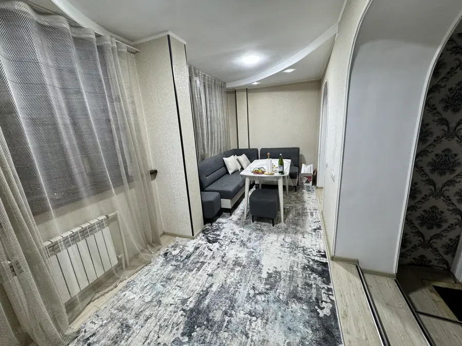 Продается 3-комнатная квартира − 70 м²