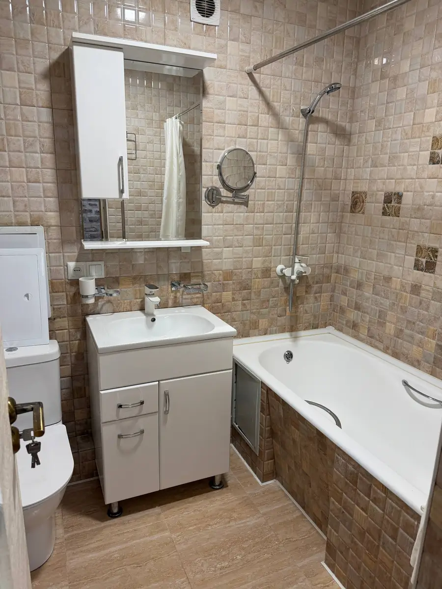 2 xonali kvartira sotiladi − 56 m²
