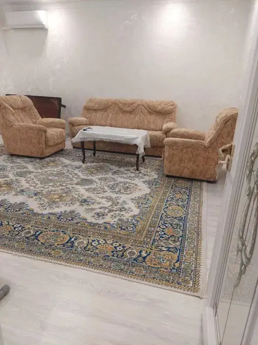 Сдается 2-комнатная квартира − 56 м²