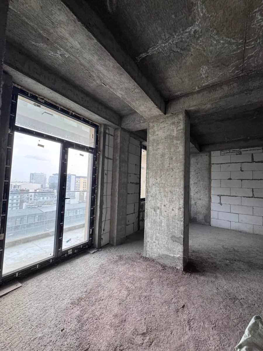 3 xonali kvartira sotiladi − 79 m²