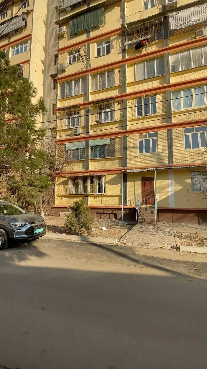 2 xonali kvartira sotiladi − 62 m²