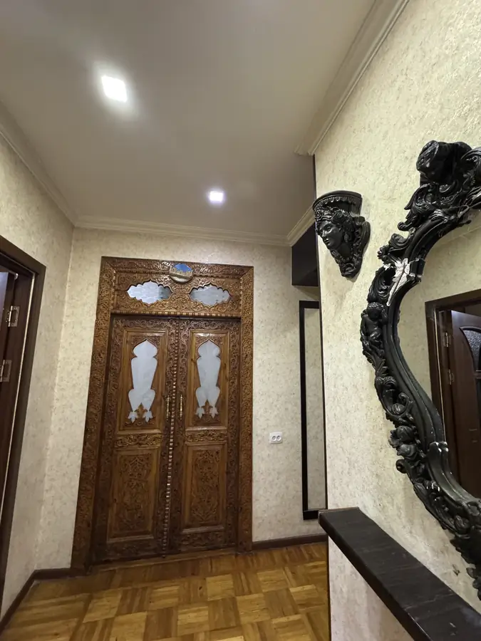 3 xonali kvartira sotiladi − 90 m²