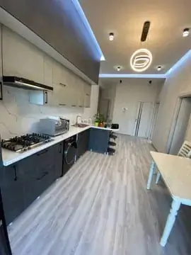 Сдается 2-комнатная квартира − 57 м²