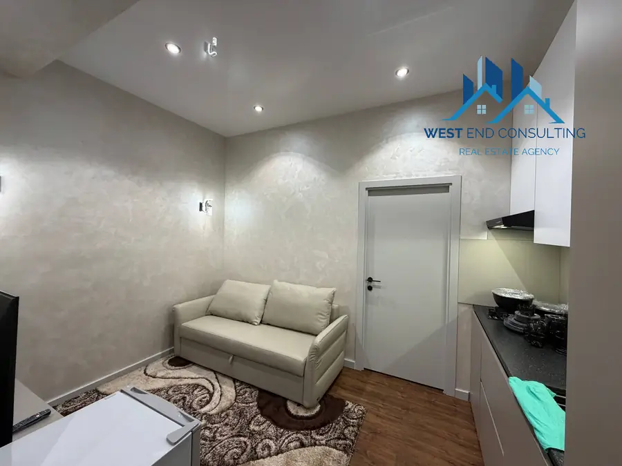 Сдается 2-комнатная квартира − 30 м²
