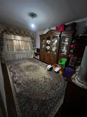 3 xonali kvartira sotiladi − 77 m²