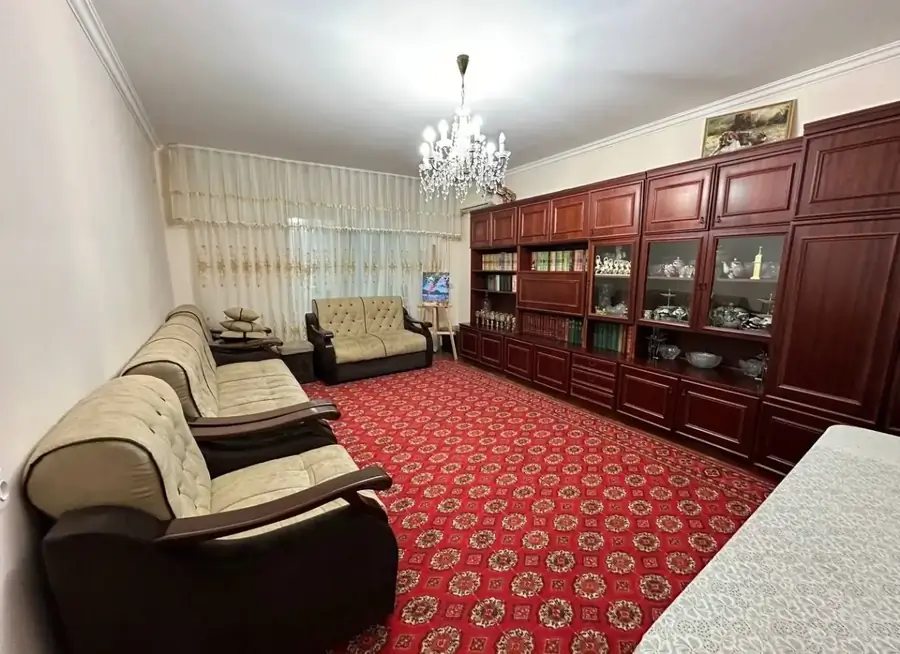 Продается 3-комнатная квартира − 117 м²