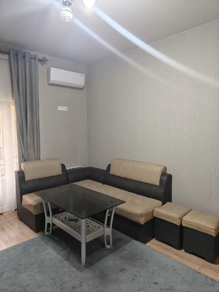 Сдается 2-комнатная квартира − 50 м²