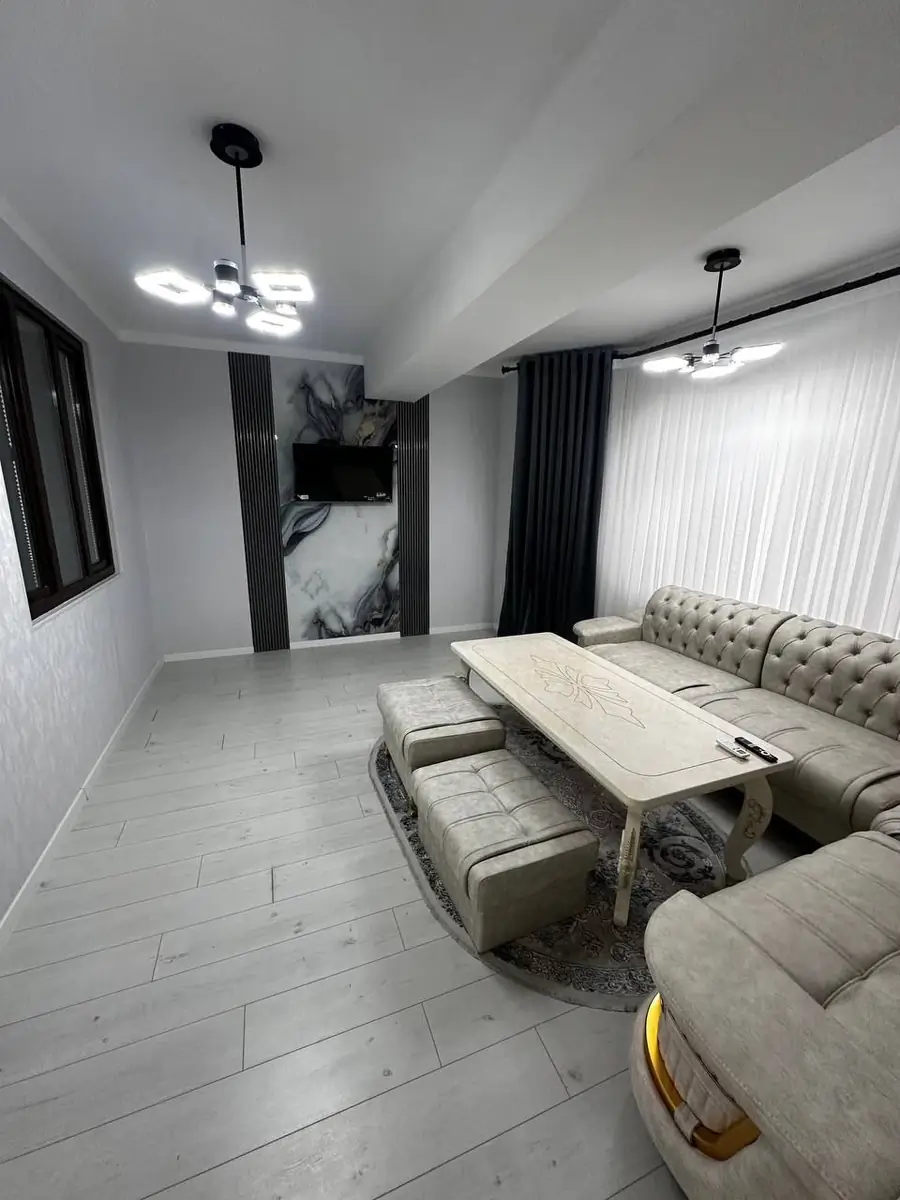 Продается 2-комнатная квартира − 80 м²