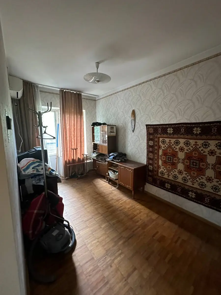 Продается 3-комнатная квартира − 84 м²