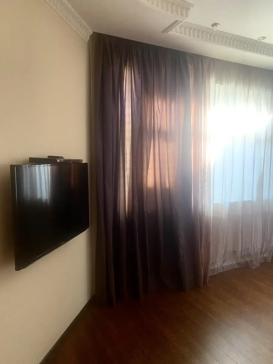 Ijaraga 2 qavatli uy − 250 m²