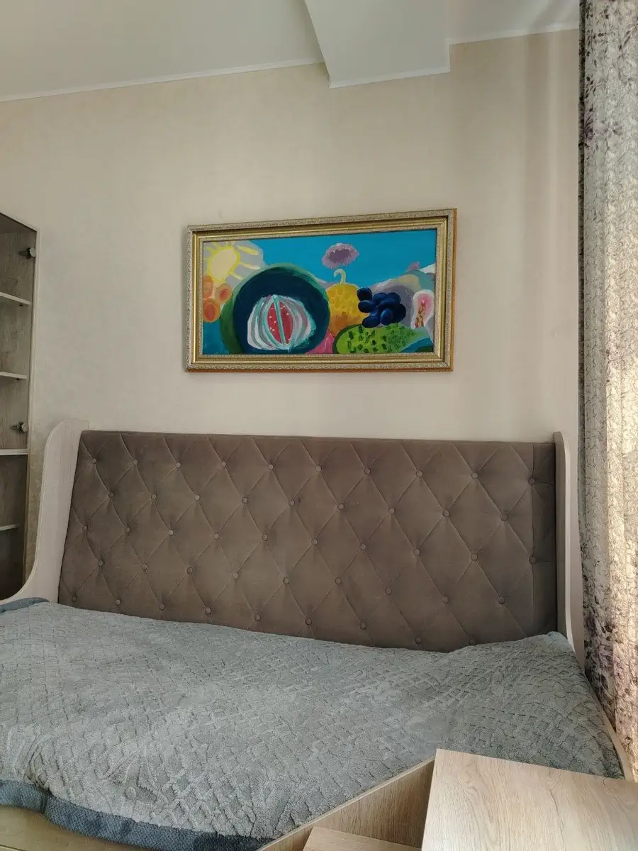 Продается 4-комнатная квартира − 107 м²