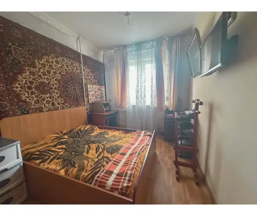 Продается 2-комнатная квартира − 60 м²