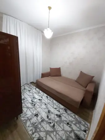 2-комнатная квартира − 60 м², 3/5 этаж