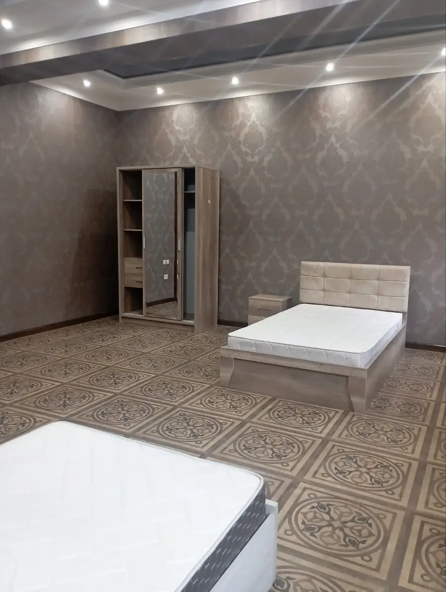 3 qavatli uy sotiladi − 1200 m²