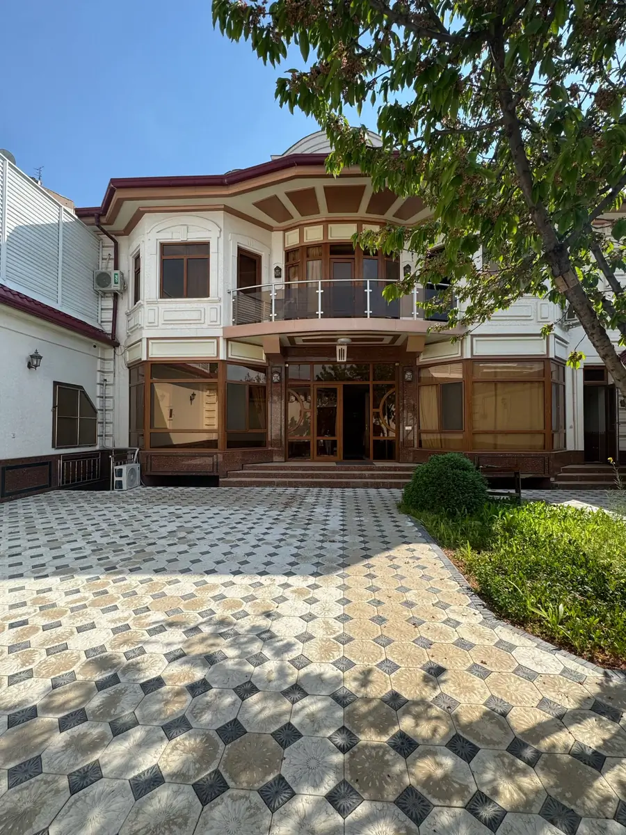 Ijaraga 4 qavatli uy − 350 m²