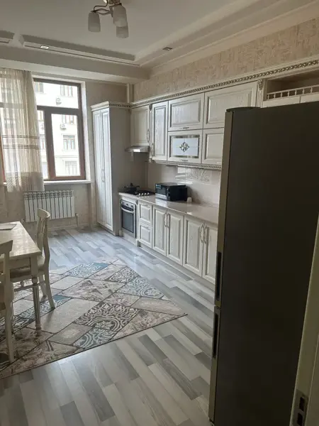 2-комнатная квартира − 80 м², 3/8 этаж