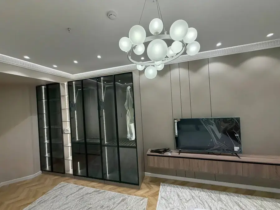 2-комнатная квартира − 67 м², 18/27 этаж