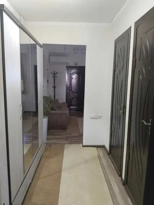 Сдается 2-комнатная квартира − 60 м²