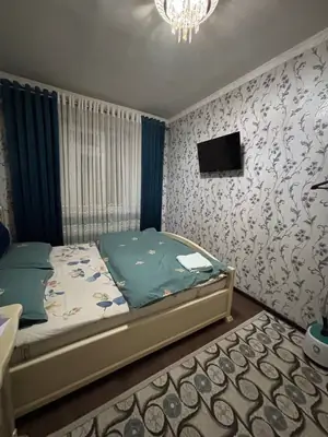 3 xonali kvartira sotiladi − 68 m²