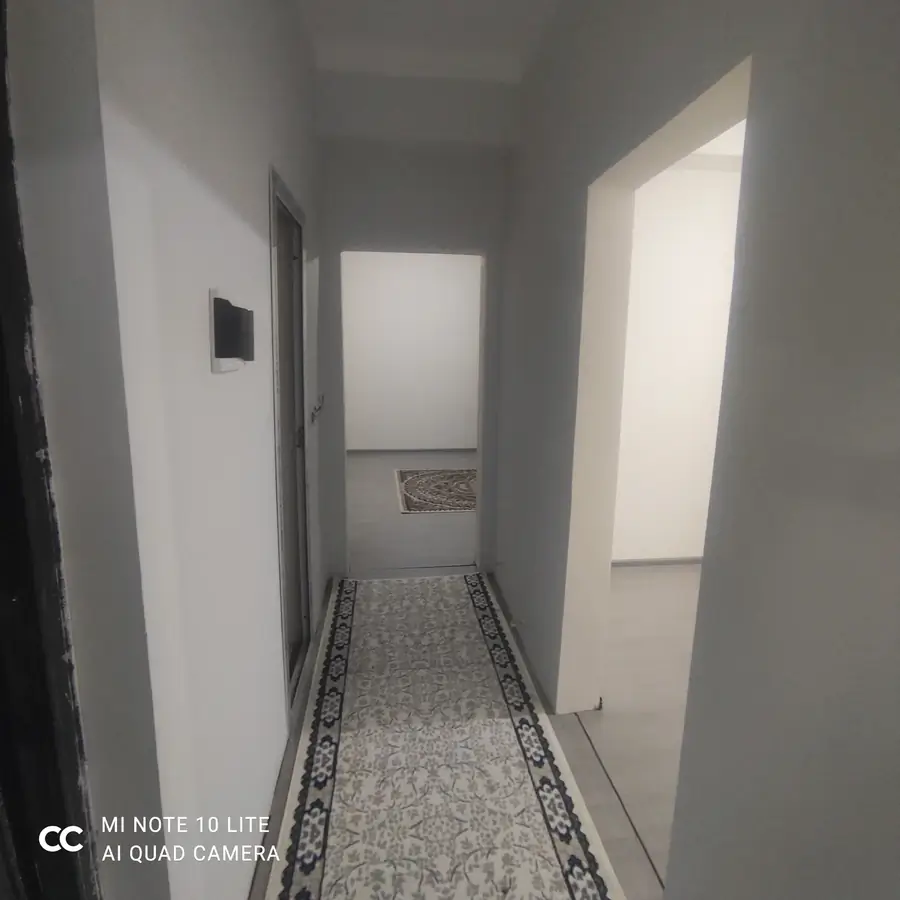 2 xonali kvartira sotiladi − 52.6 m²