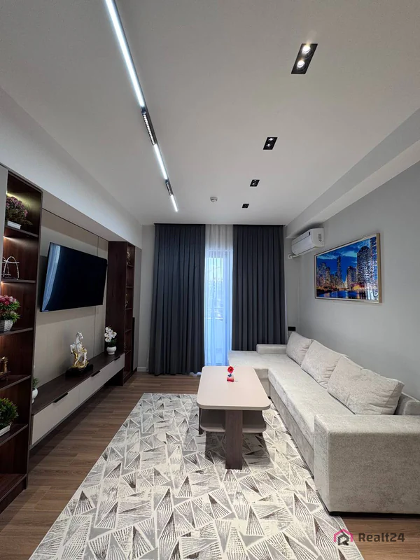 2 xonali kvartira sotiladi − 42 m²