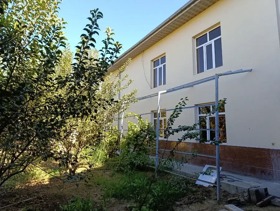 2 qavatli uy sotiladi − 450 m²