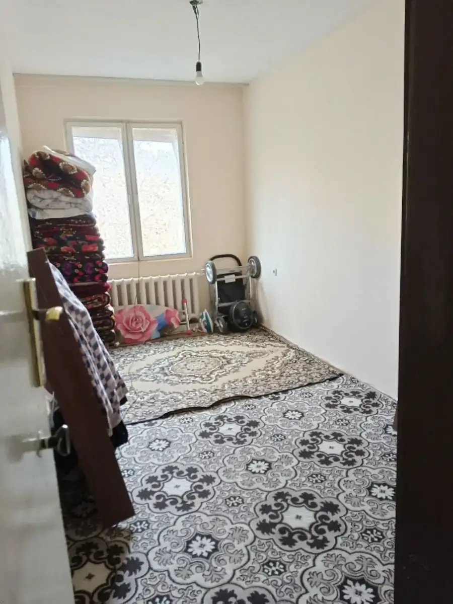 Продается 3-комнатная квартира − 63 м²