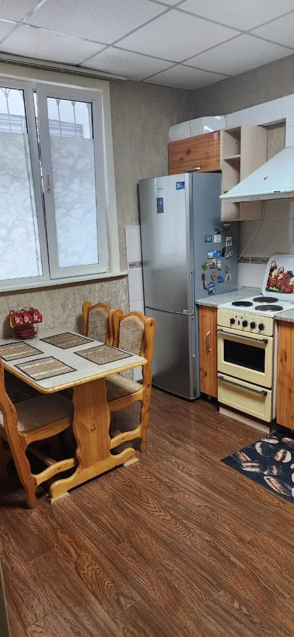 Сдается 3-комнатная квартира − 77 м²