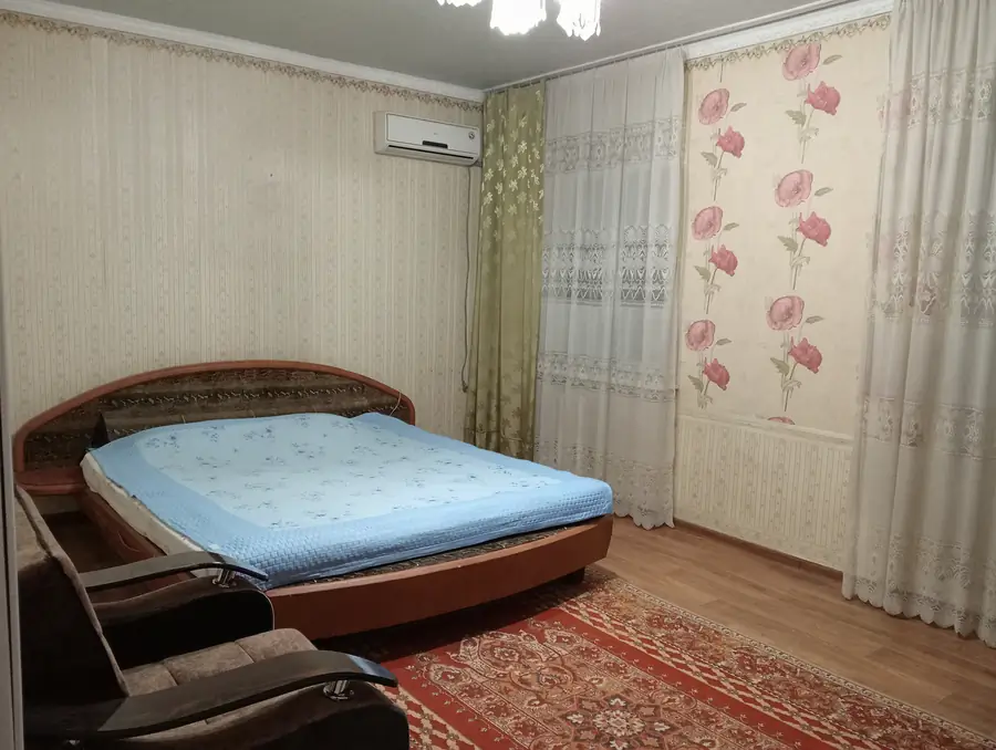 Сдается Более 5-комнатная квартира − 120 м²