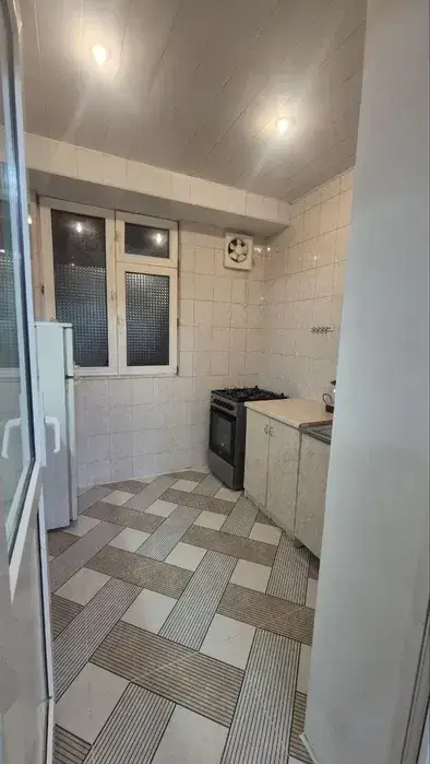 Сдается 2-комнатная квартира − 62 м²