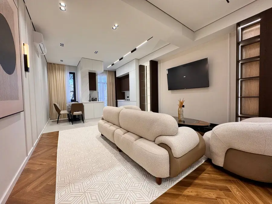 Посуточно 4-комнатная квартира − 130 м²
